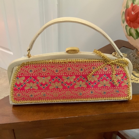 Embroidered Sequin Gold Bow Handmade Elegant Purse - Picture 12 of 12